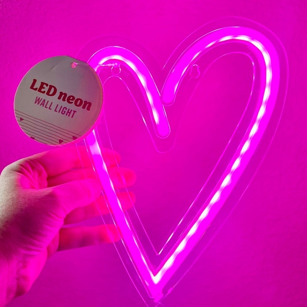 Target Bullseye Playground LED Heart Shaped Neon Wall Light Valentine 2024